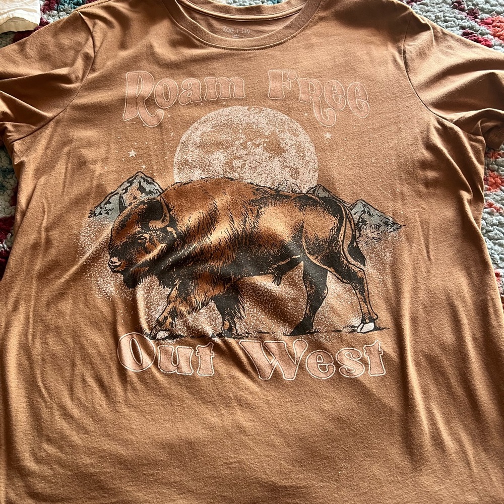 Graphic tee